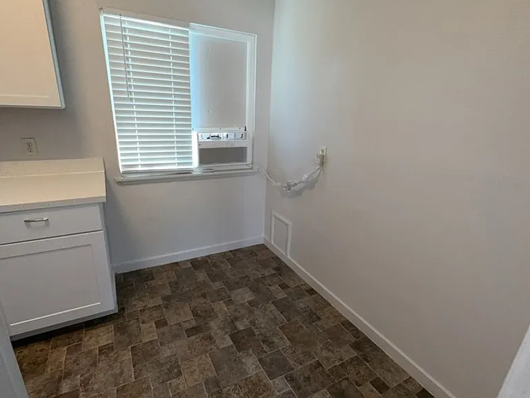 518 Carpenter St — Photo 5
