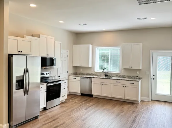 1954 Barnes Station Rd, Iva, SC 29655