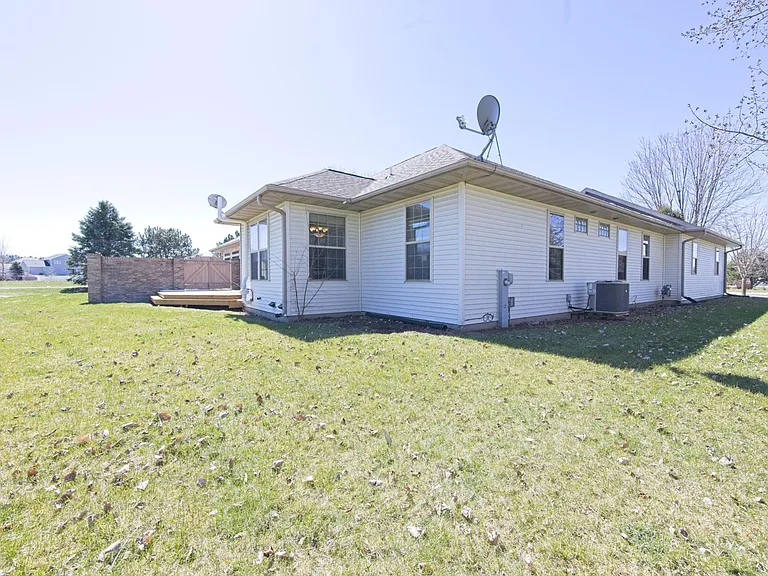 1805 Red Tail Dr — Photo 32
