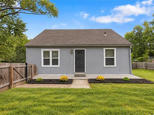 1400 E Hayward Ave, Independence, MO 64050