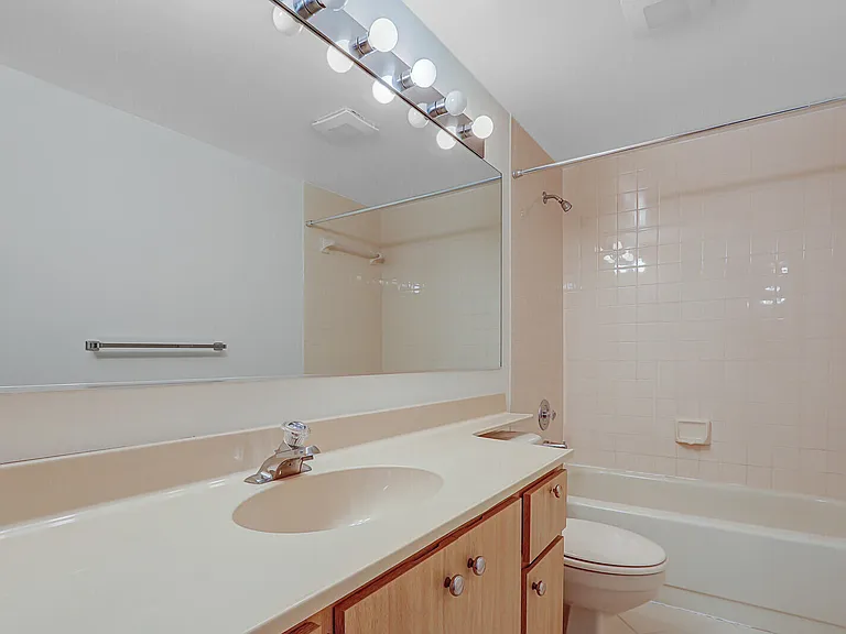 1138 11th Ct — Photo 23