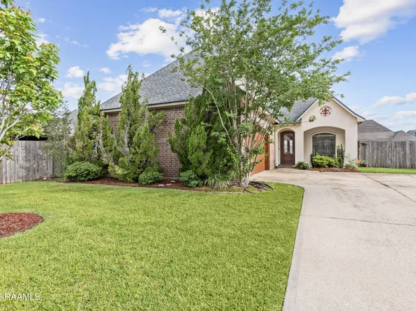 103 Heron Point Dr, Broussard, LA 70518