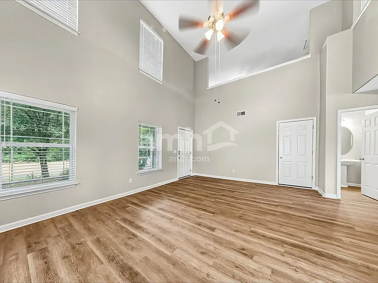 122 Spring Lakes Dr — Photo 7