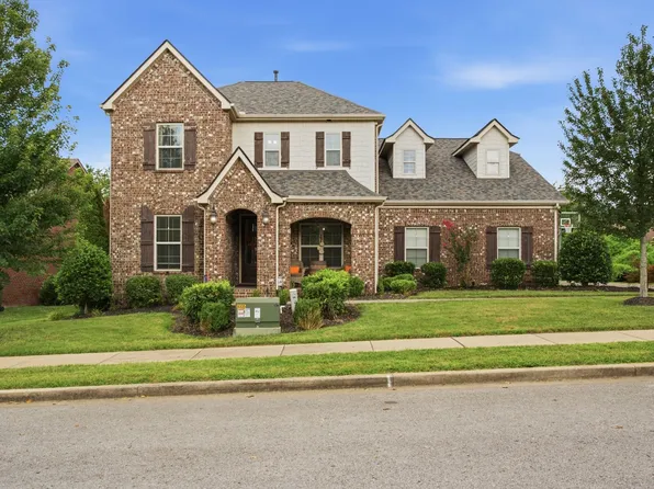 1308 Reynard Dr, Gallatin, TN 37066