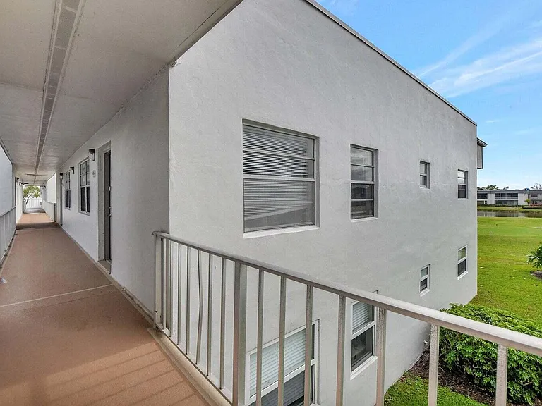 187 Normandy Ln #D — Photo 6