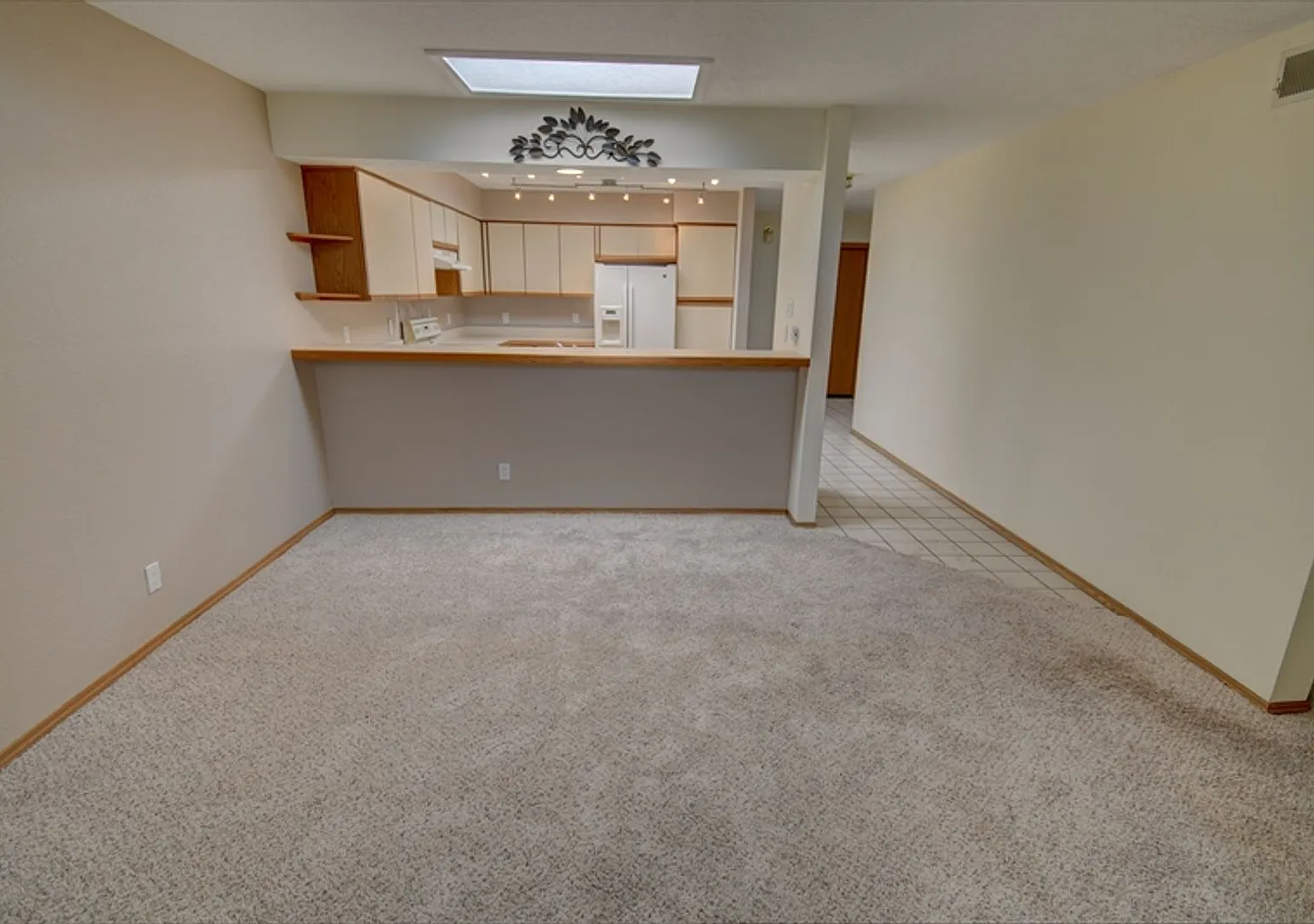NE Heights Townhome 2 Bedroom 2 Bathroom 2 Car Garage — Photo 4