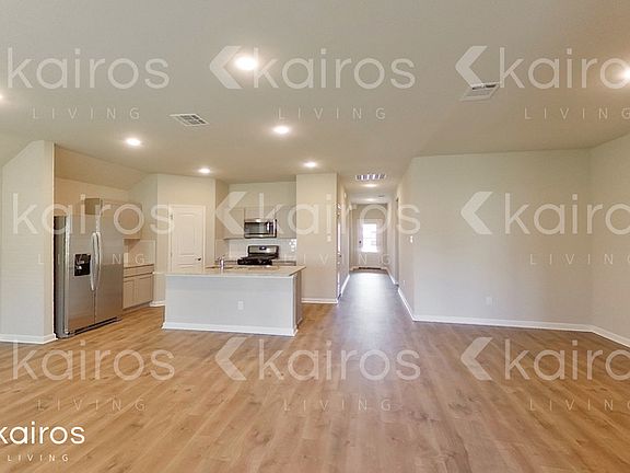 5th image of 108 Southern Oak Dr