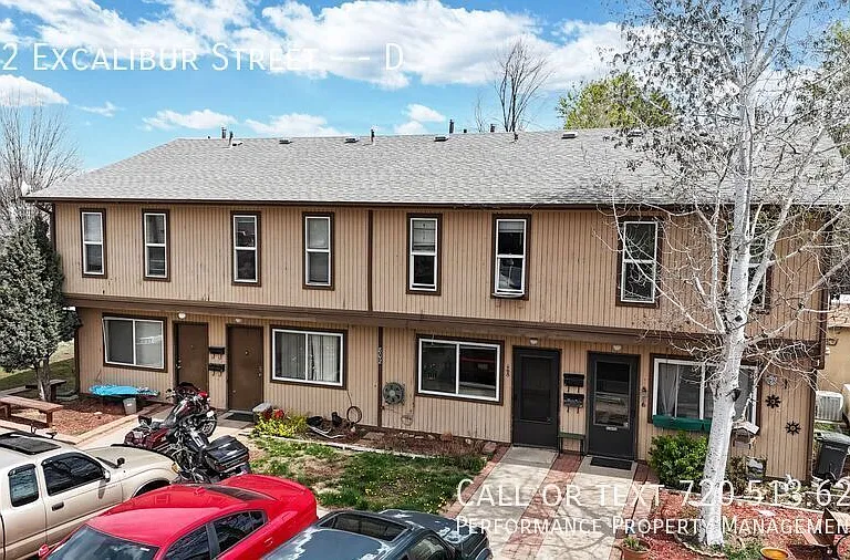 802 Excalibur St #D — Photo 1