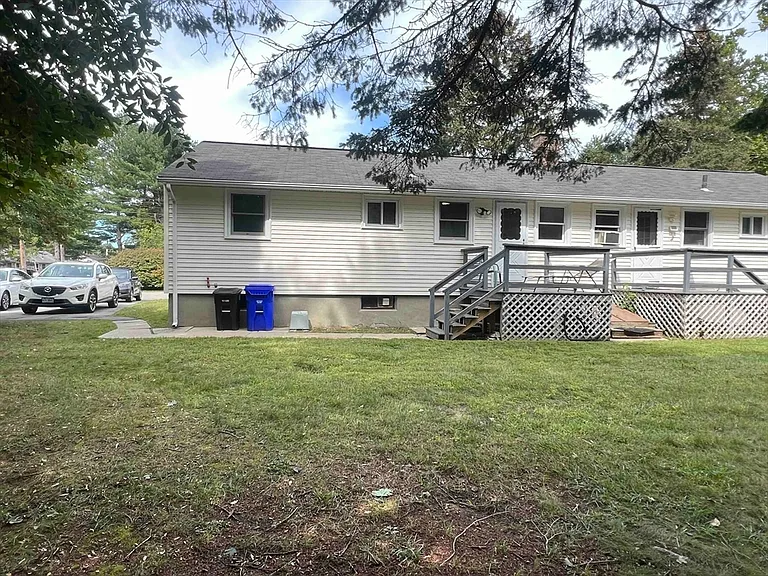 12 Saran Ave #12 — Photo 17
