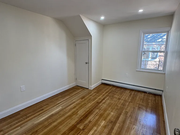 1054 Lydig Ave #3 — Photo 10