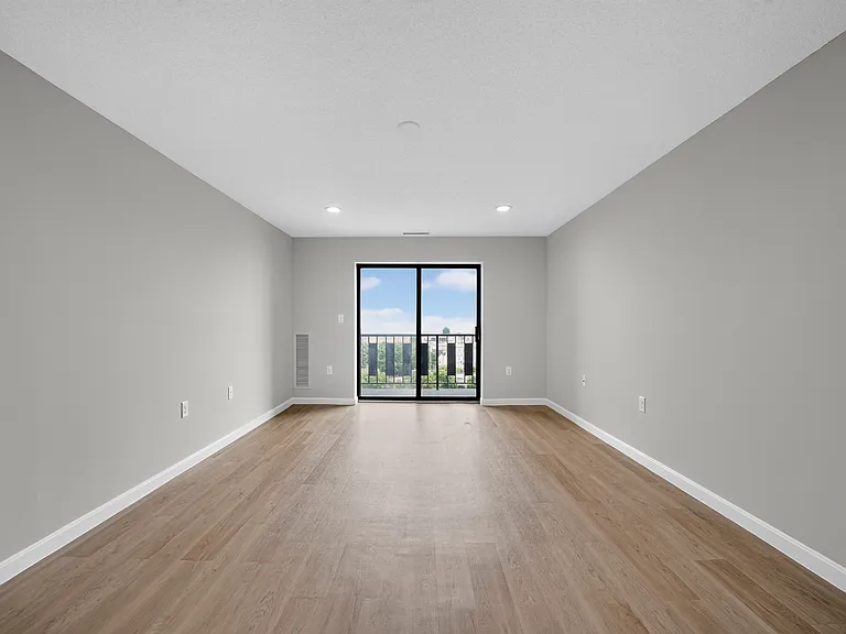 2 Ocean Ave #5 — Photo 8
