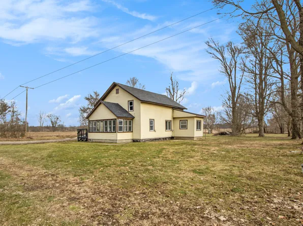 29901 29th St, Paw Paw, MI 49079