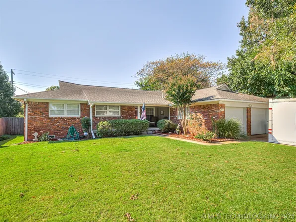 4626 E 56th Ct, Tulsa, OK 74135