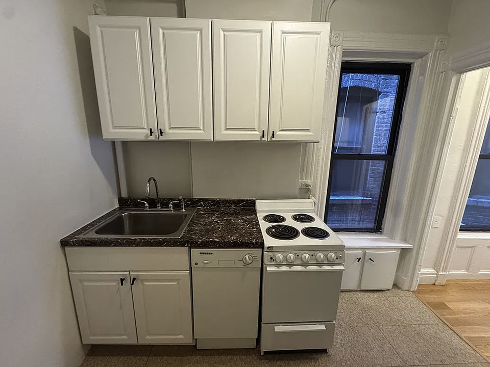 2nd image of 792 9th Ave APT 4RS