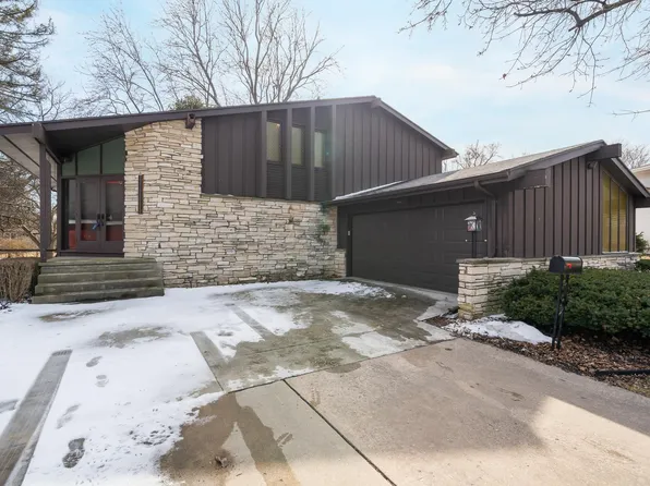 509 E Peckham St, Neenah, WI 54956