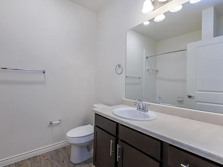 Alton Park Apartments — Photo 40
