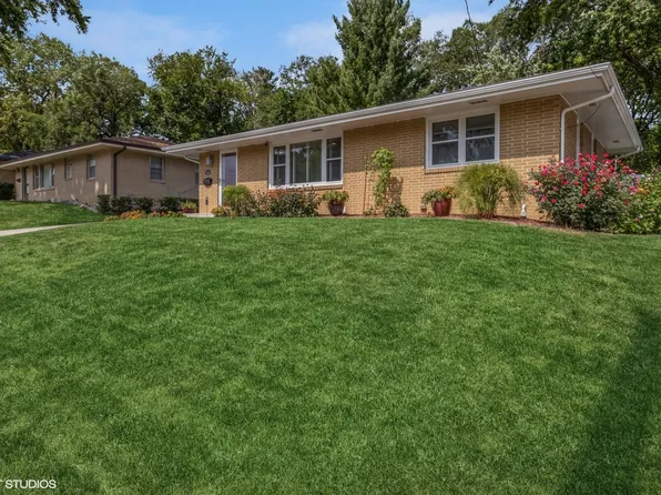 1803 Hillside St, West Des Moines, IA 50265