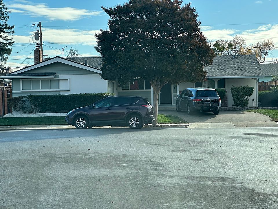 1st image of 10490 Oakville Ave