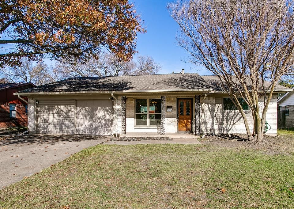 1st image of 404 Lexington Ln