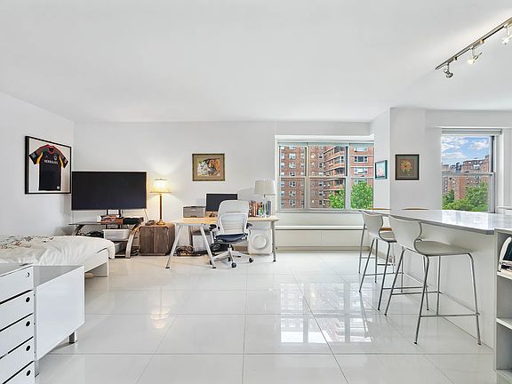 4th image of 457 Fdr Dr APT A802