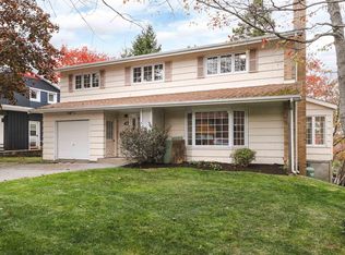 43 Deepwood Cres, Halifax, NS B3M 2Y5