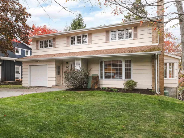 43 Deepwood Cres, Halifax, NS B3M 2Y5