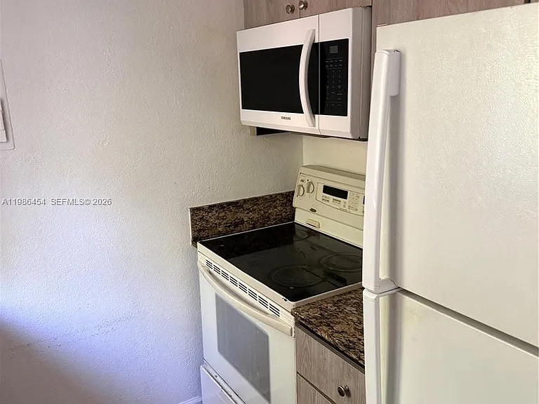 180 NE 71st St #9 — Photo 5
