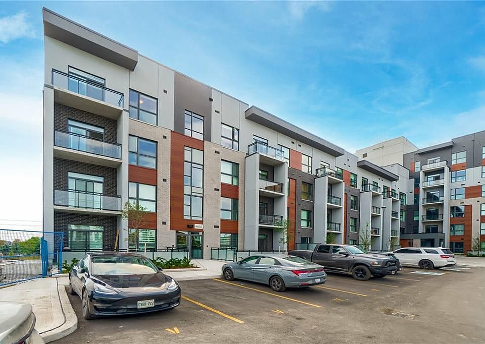 1st image of 95 Dundas St W #429