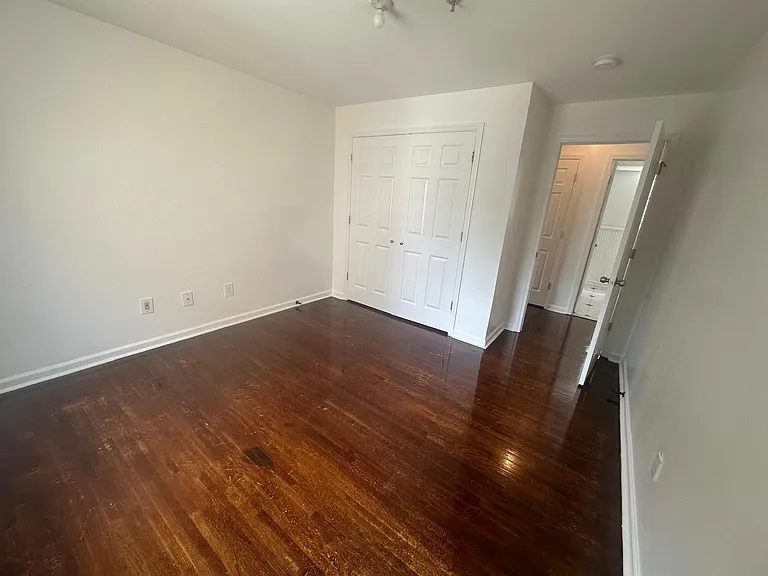 20 Wainwright St #2 — Photo 42