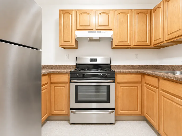 718 Quincy St #3 — Photo 2