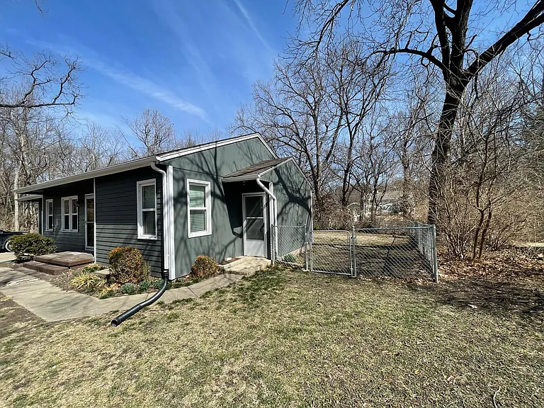 135 S Evergreen Ave — Photo 6