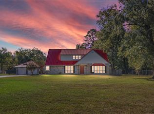 2920 Grace Ln, Highlands, TX 77562