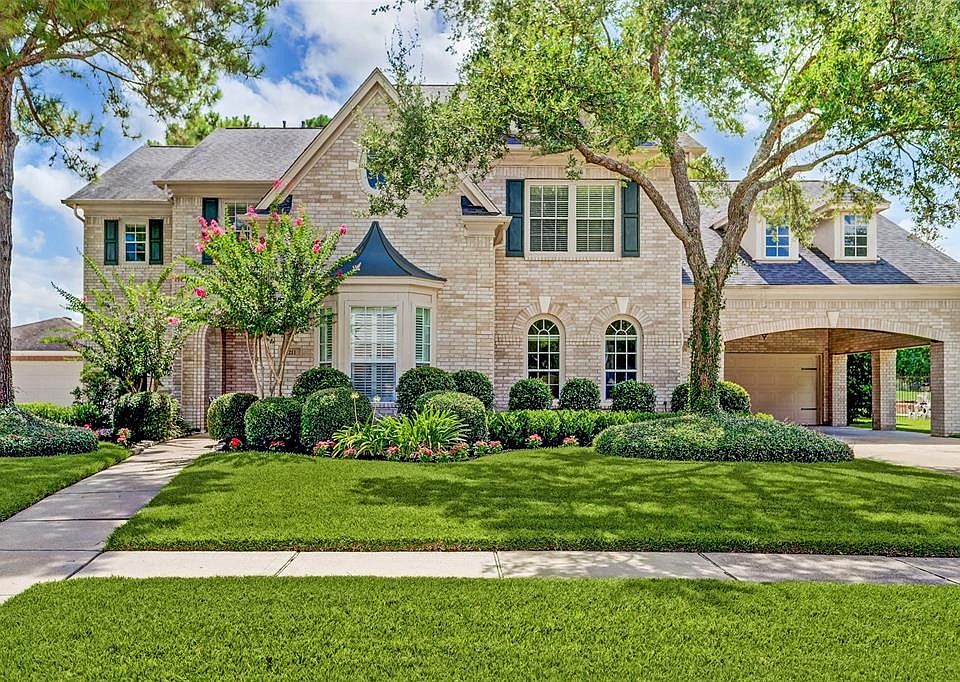 1st image of 1211 Mahogany Run Dr