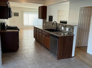 124 W Valencia Mesa Dr APT 4, Fullerton, CA 92835