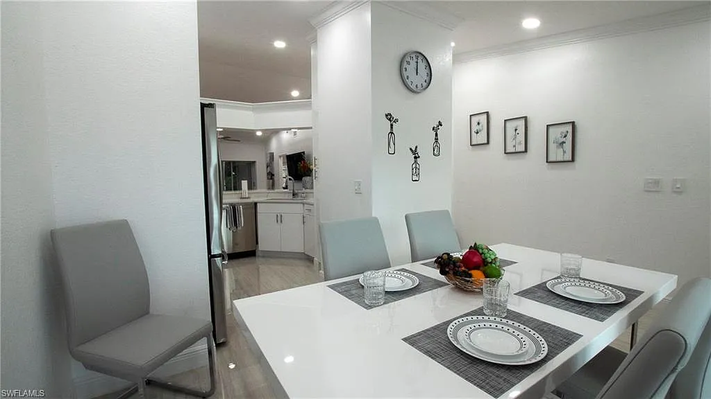 2 bed, 2.0 bath, 1203 sqft, $8,500 — Photo 2