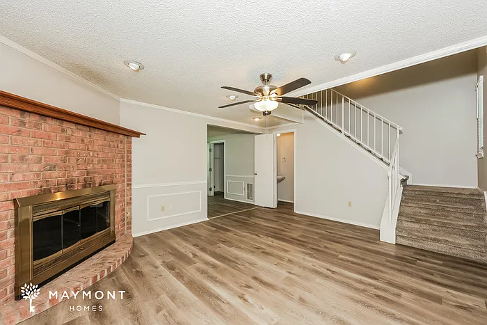 722 Nightingale Cir — Photo 4