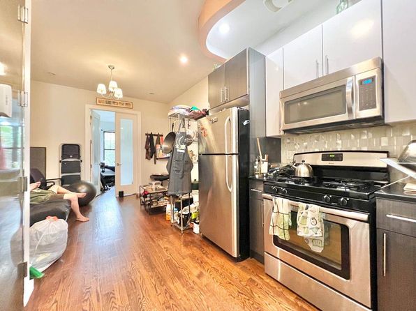 188 Stockholm St APT 2R