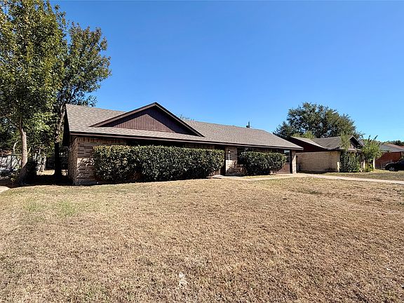 3rd image of 852 Beverly Dr