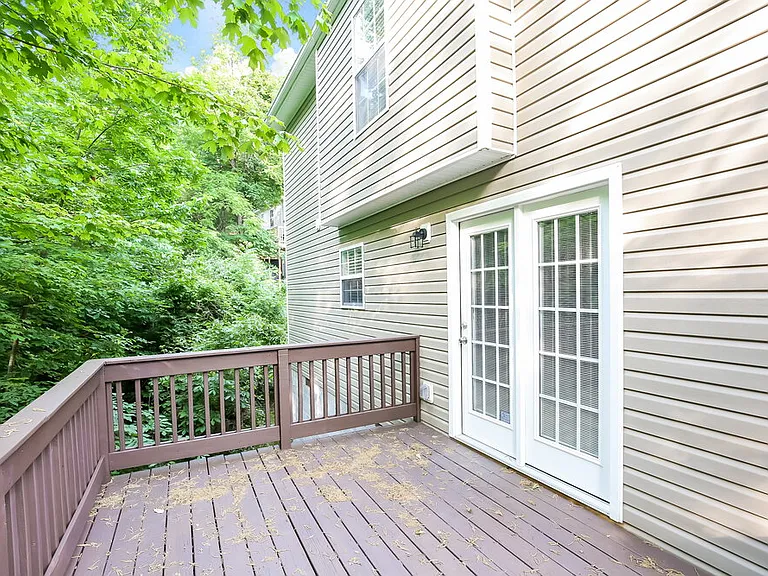 112 Township Ct — Photo 17