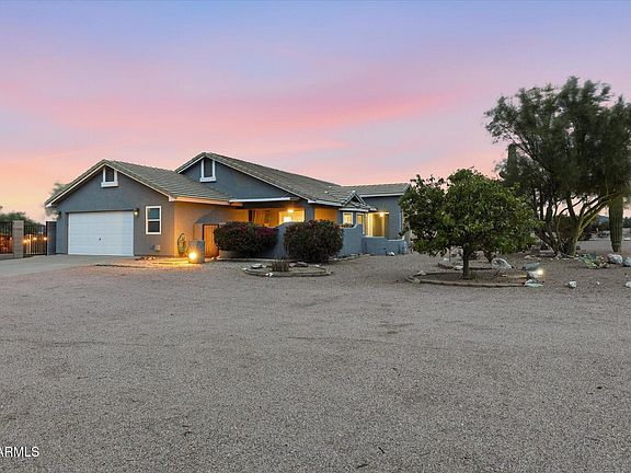 3rd image of 1534 N ACACIA Road