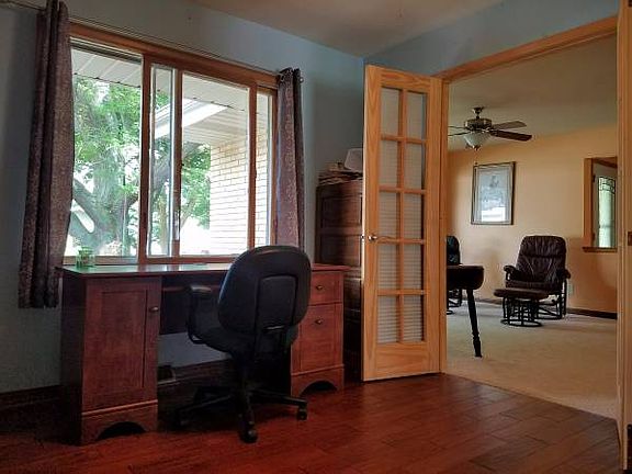 bedroom #4/ office/ flex roo