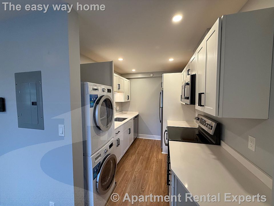 1st image of 132 Sherman St #9