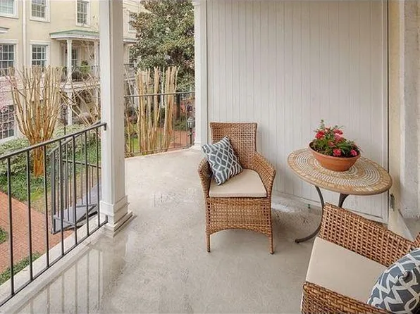 327 W Charlton St, Savannah, GA 31401