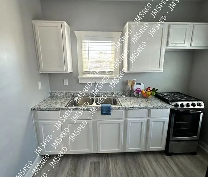 209 N 16th Ave #4 — Photo 8
