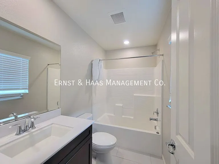 14414 Strawberry Ln #4 — Photo 30