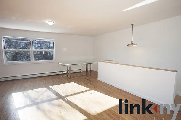 Rented by Link NY Realty | media 26