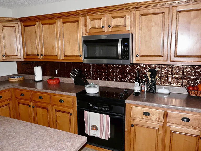 South wall of Kitchen