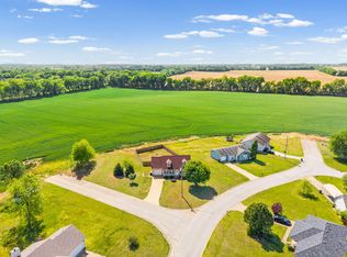 202 Man O War Dr, Oak Grove, KY 42262