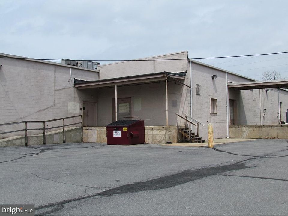 2nd image of 3024 Penn Ave