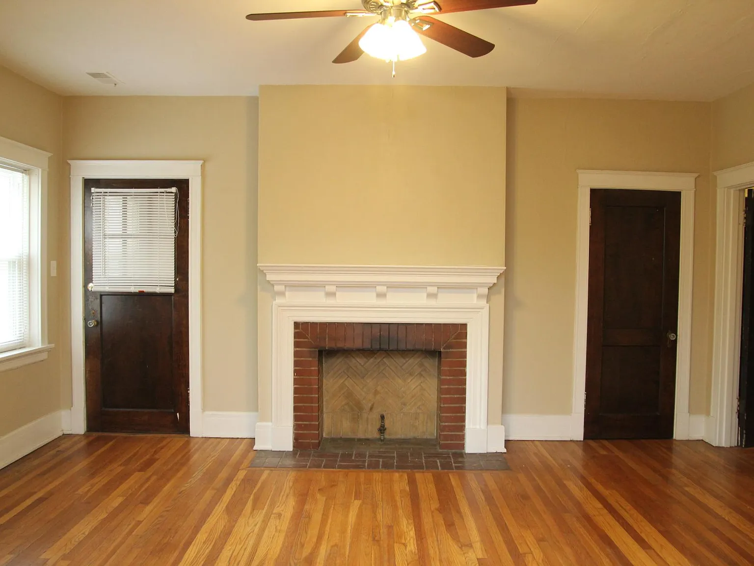 2 bed, 1.5 bath, 1450 sqft, $1,795 — Photo 2